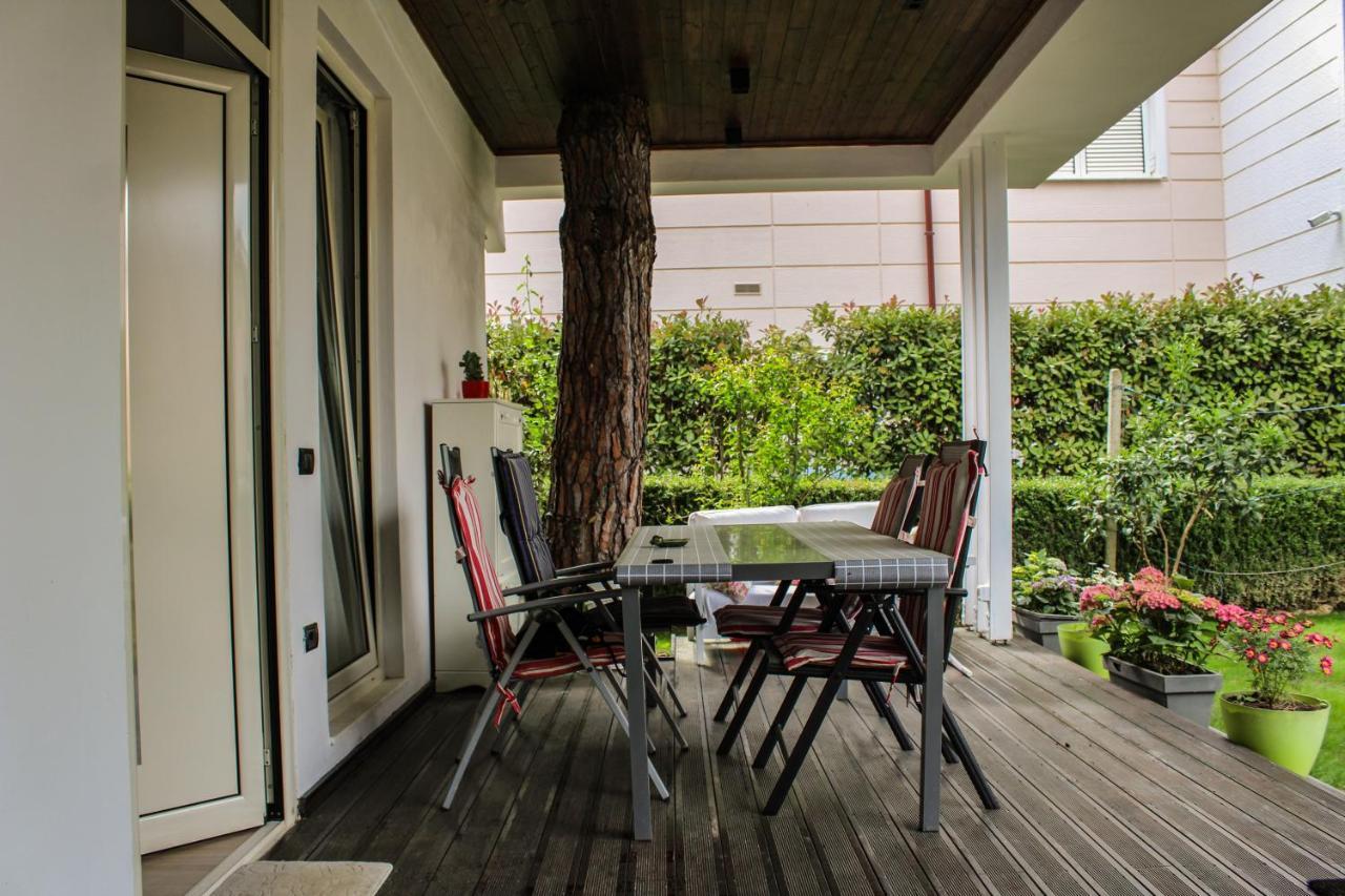 Ivy Lalzi Bay Beach House Durres Exterior photo