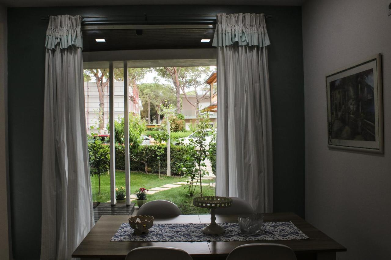 Ivy Lalzi Bay Beach House Durres Exterior photo