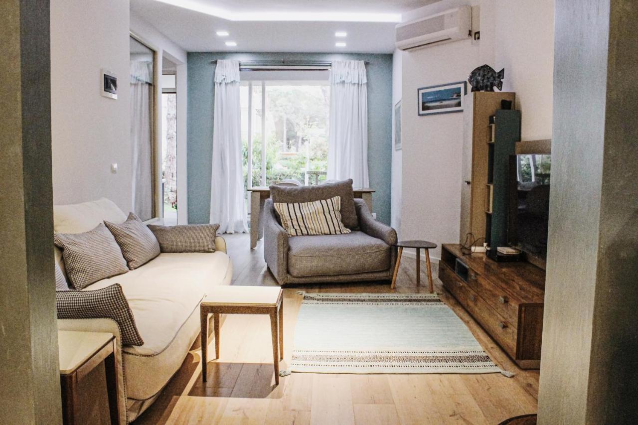 Ivy Lalzi Bay Beach House Durres Exterior photo